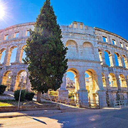 Apartman Monte Rizzi Apartment Pula Exterior photo